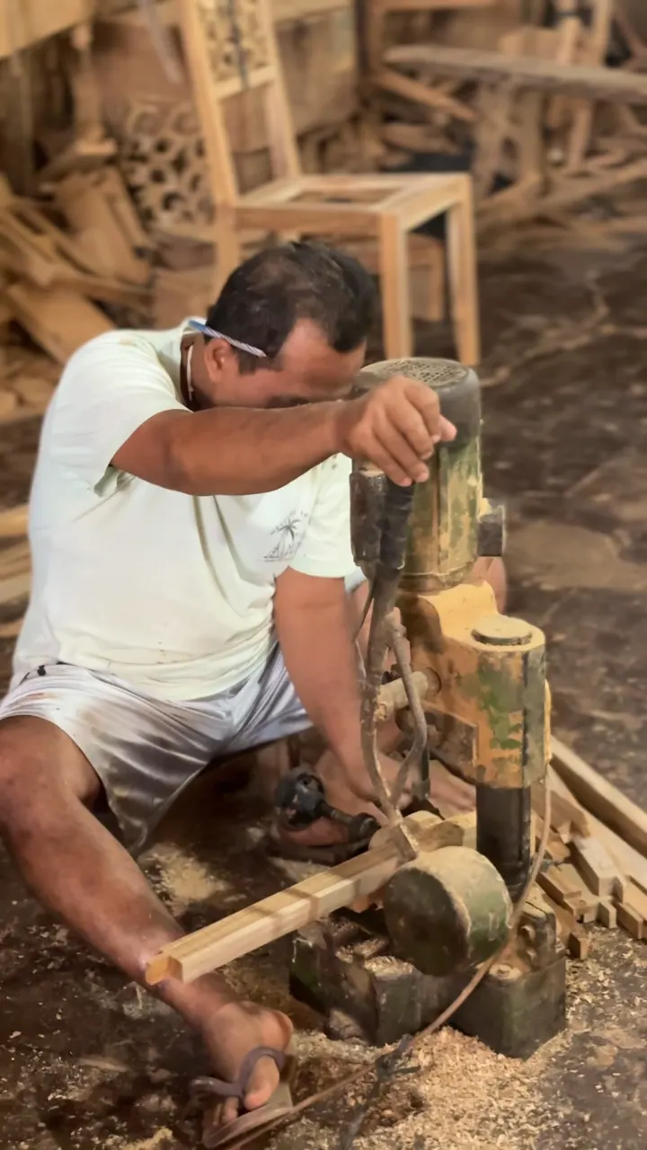 Shaping a part on the spindle shaper