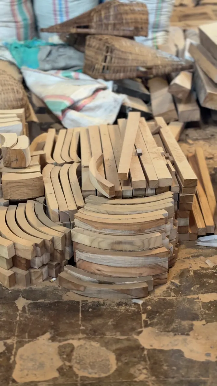 Curved chair blanks cut from planks